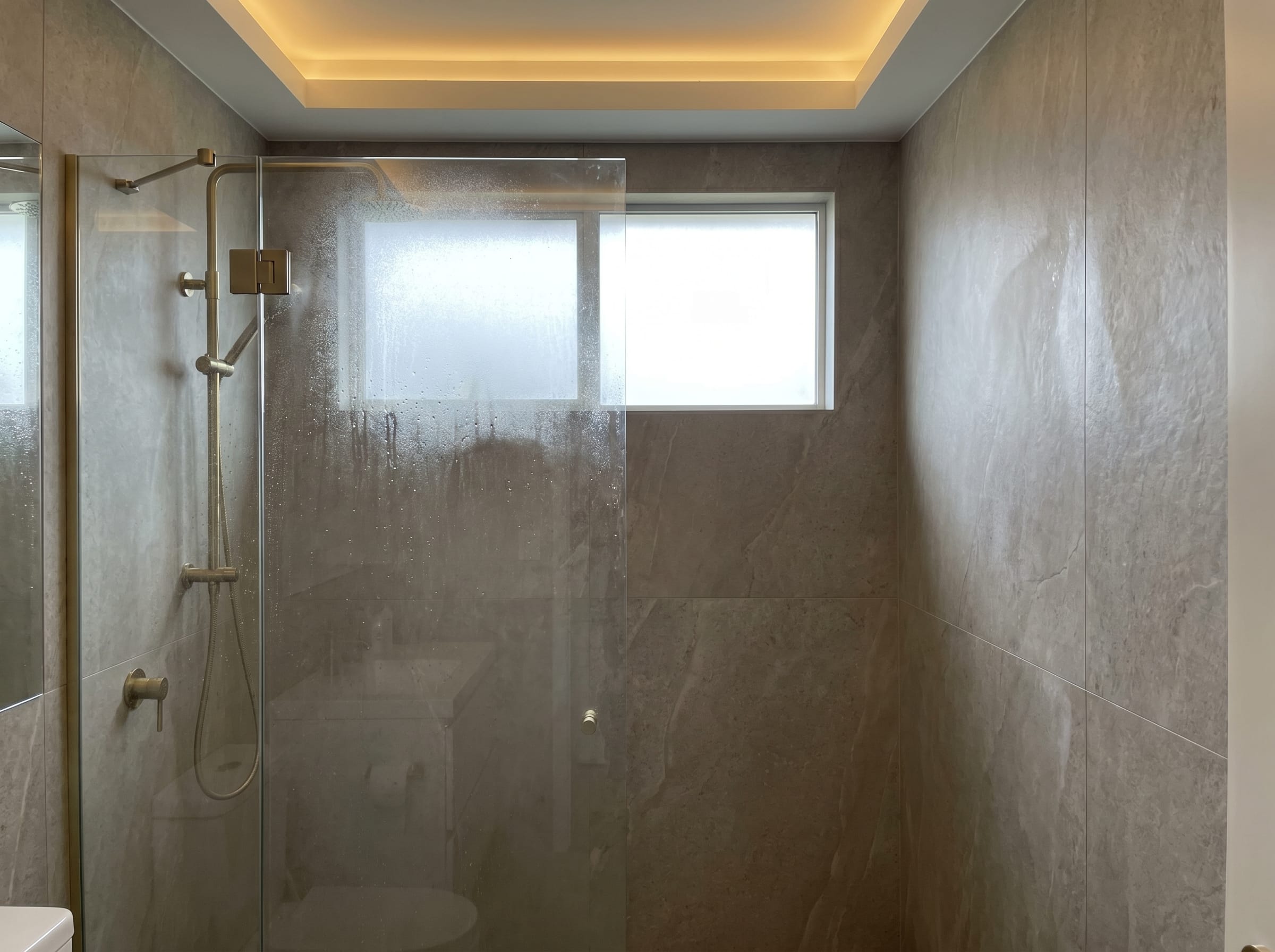 Spezielle Fliesenleistungen – hochwertige Fliesenarbeiten für moderne Badezimmer